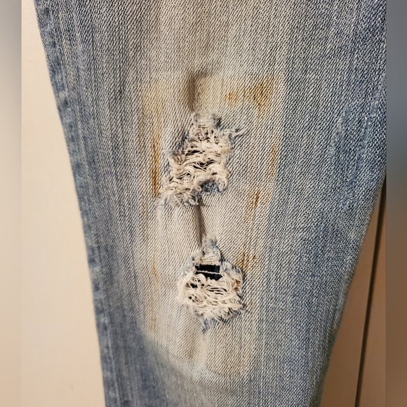 Women's Silver Jeans Distressed Suki Denim Capris - Picture 2 of 10